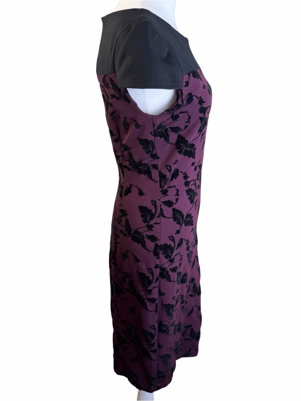 Carmen by Carmen Marc Valvo Black & Plum Floral Sheath Dress Size 6 - Picture 7 of 11